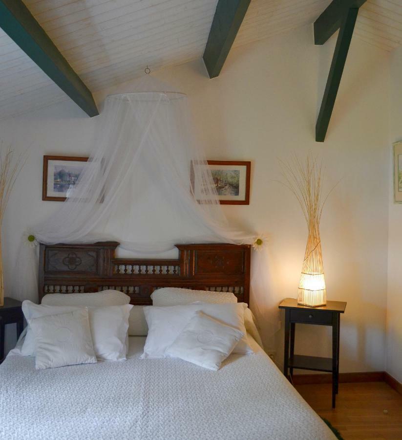 Bed and Breakfast Le Petit Massigny Les Velluire-sur-Vendee Esterno foto
