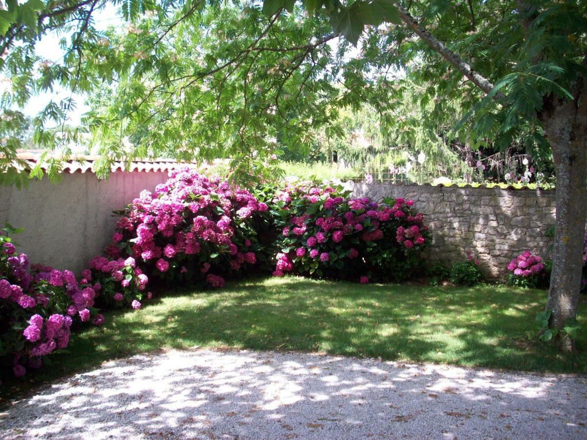 Bed and Breakfast Le Petit Massigny Les Velluire-sur-Vendee Esterno foto