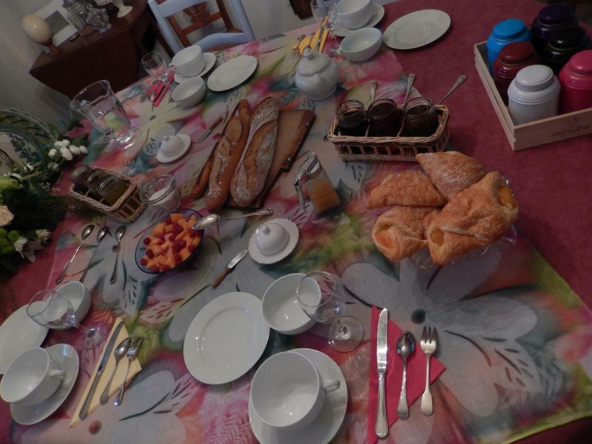 Bed and Breakfast Le Petit Massigny Les Velluire-sur-Vendee Esterno foto